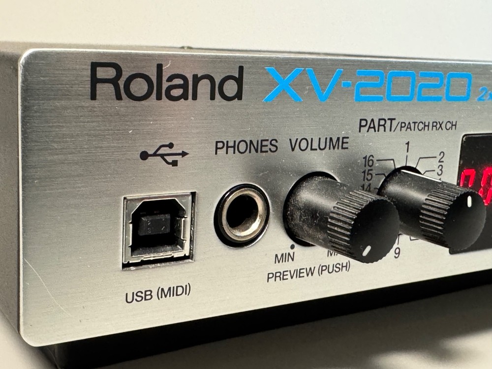 Pristine ROLAND XV-2020 64-Voice Synth Sound Module 2x Expandable SRX Slots
