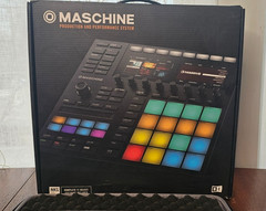 NI Native Instruments Maschine Mk3 MKIII Controller Orig. Box Plus Travel Case