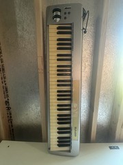 M-AUDIO Keystation 61es 61-Key Semi-Weighted USB MIDI Controller
