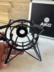AKG P220 Condenser Microphone w/ Shockmount & Case Minty Condition!