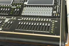 DiGiCo SD7 Digital Console w/Dual Engines, Waves, ST Optical & Road Case CG01044