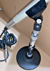 Lanier Dynamic Omnidirectional XLR Microphone w/25′ Cable & Weighted Stand Japan