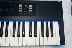 Native Instruments Komplete Kontrol S49 MK1 + Donner Bag & Sustain Pedal Bundle