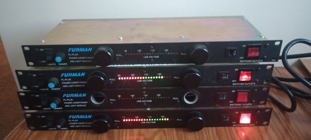 4) FURMAN PL-PLUS Power Conditioner Light Module 8 Outlets (PARTS OR REPAIR!)
