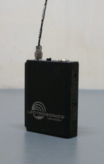 Lectrosonics UM400A Belt Pack Transmitter Block 22 563.2-588.7 Mhz 1C