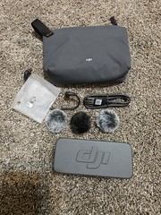 DJI Mic Mini Compact Wireless Lapel Microphone – Incomplete Set (1TX/1RX)