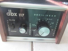 DBX 117 Decilinear Compressor Dynamic Range Processor Nice