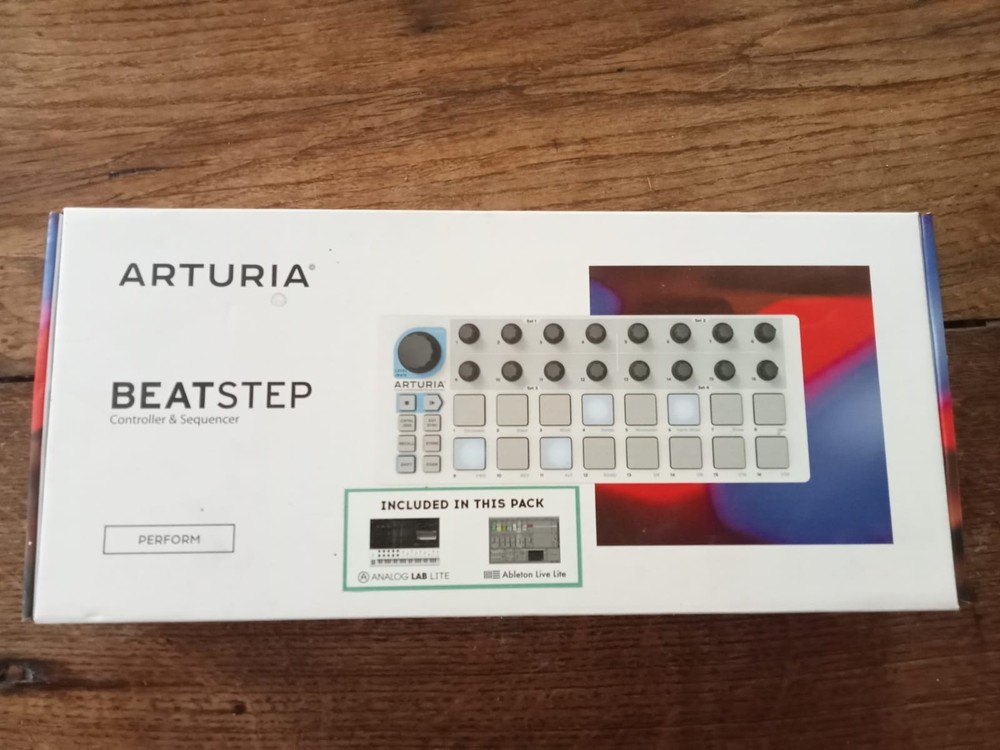 Arturia Beatstep sequencer: USB MIDI Controller & Sequencer