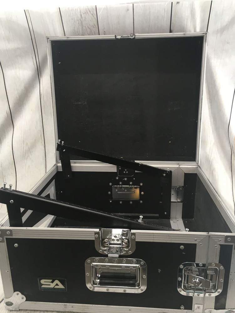 Seismic Audio SAMRC-4U 4-Space Slant Mixer Top Rack Case