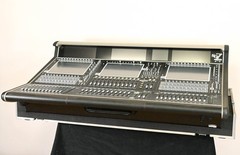 DiGiCo SD7 Digital Console w/Dual Engines, Waves, ST Optical & Road Case CG01048