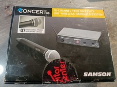 Samson SWC88HQ7-D Concert 88 Handheld Wireless System with Q7 Microphone.