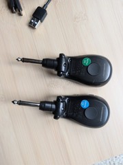 XVIVE U2 Guitar Wireless System with Transmitter and Receiver – Black