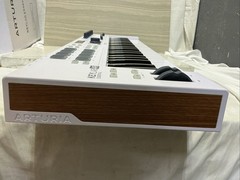 Arturia KeyLab Essential 49 Keyboard Controller USB White