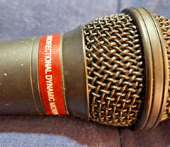 SoundTech Professional Audio STS-50- IMP 600 Unidirectional Dynamic Microphone