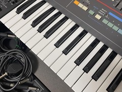 Roland JUNO-106 Polyphonic Synthesizer 61-Key Analog MIDI w/ Hard Case Manual
