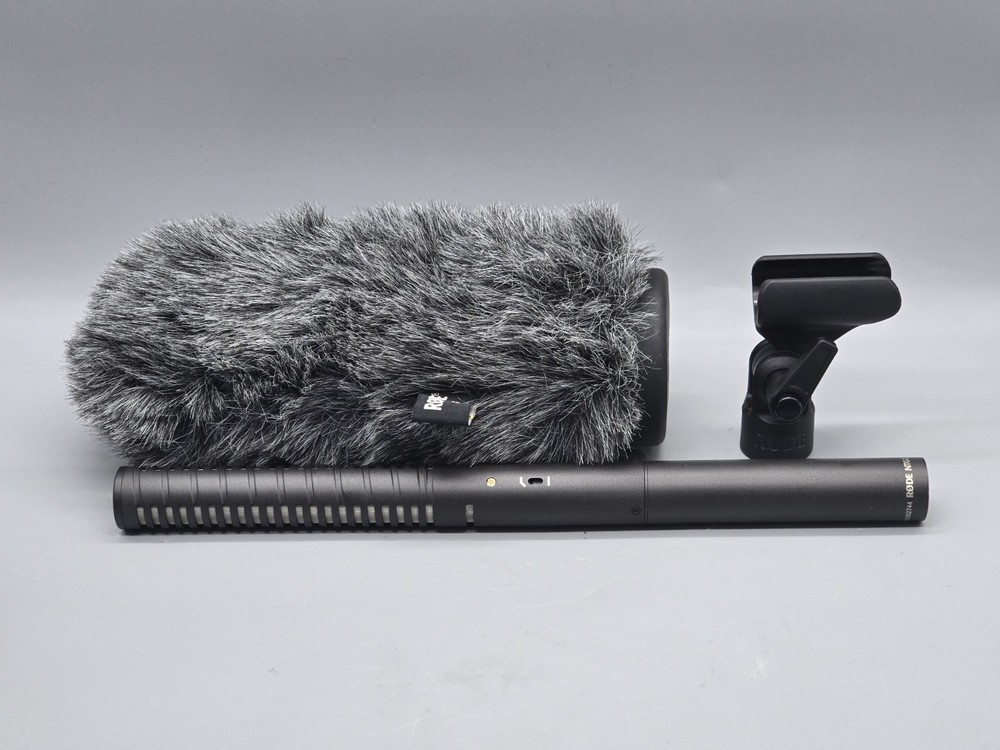 Rode NTG2 Shotgun Microphone Holder Clip & Deadcat Windscreen