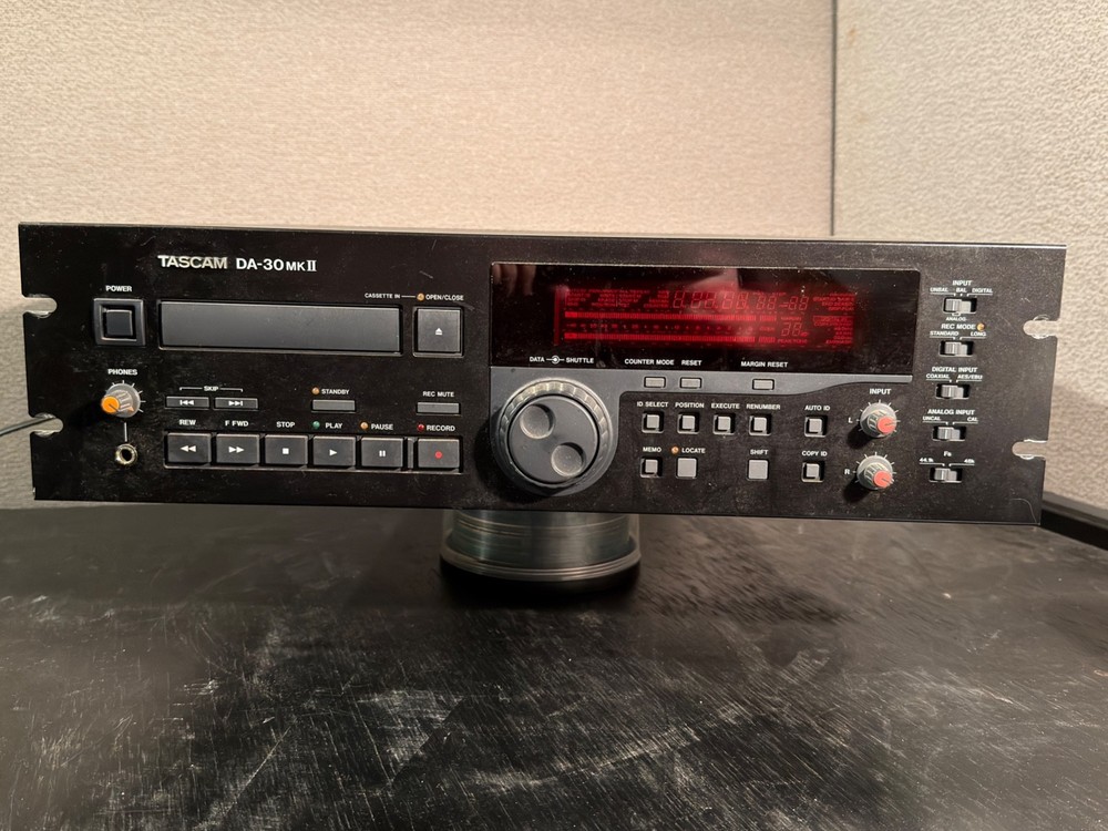 TASCAM DA-30MKII DAT