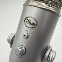 Blue Yeti Professional USB Condenser Microphone with Stand – Silver