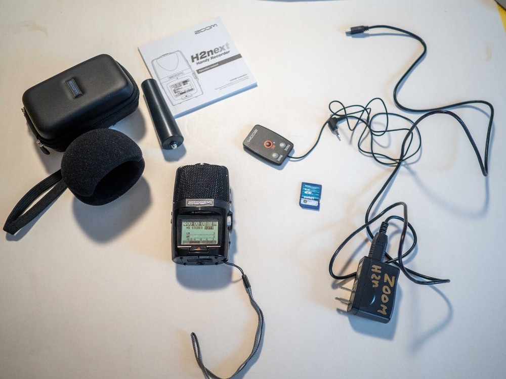 Zoom H2n Handy Recorder with accessories- very good condition