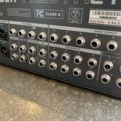 Behringer Xenyx2442FX Premium 24 input 4/2 bus Mixer
