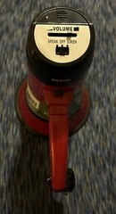 NEW – Megaphone, Microphone & Siren Modes, „C“ Battery Operated, Foldable Handle