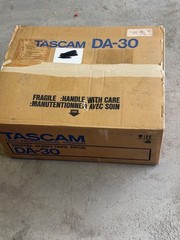 Tascam DA-30 Professional Digital Audio Tape Deck DAT Recorder powers on /manual
