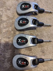 xvive u2 digital wireless guitar system silver (2x transmitters, 2x receivers)