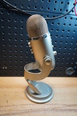 (I) Blue Yeti USB Condenser Microphone 988-000103 Silver – No Cable