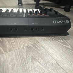 Yamaha MX49 49-Key Digital Keyboard Synthesizer USB Pitch/Mod Wheels 2 Pedal