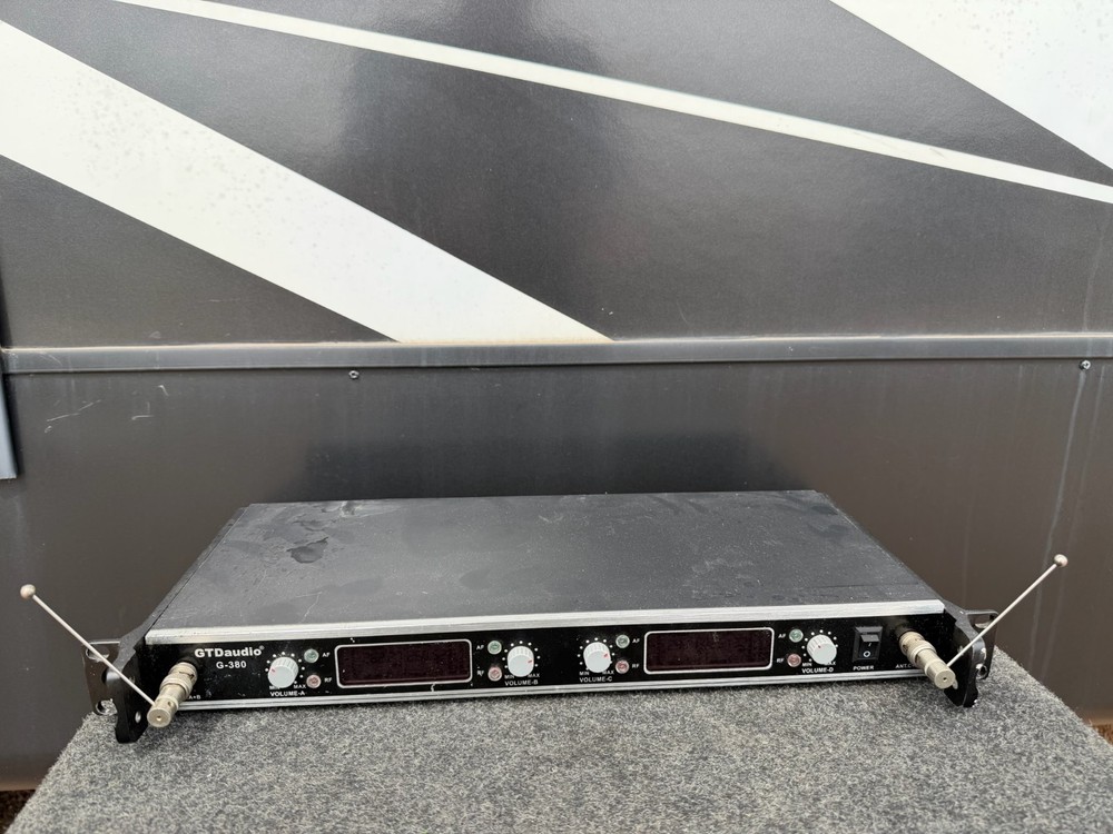 GTD Audio G-380 Wireless Rackmount Microphone Receiver Dual Antennas Black