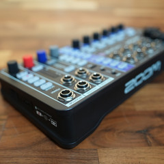 Zoom LiveTrak L6 10-Channel Digital Mixer Ultra compact Recorder Multitrack