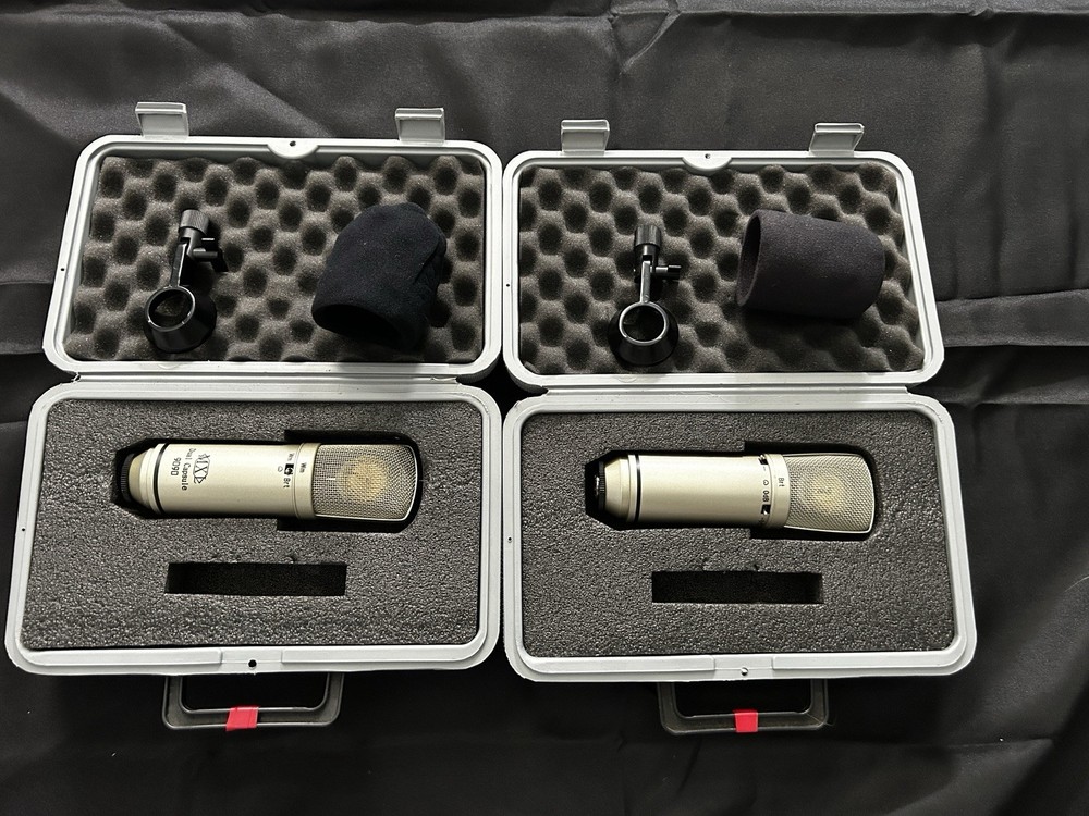 MXL 9090 Large Diaphragm Condenser Microphones (PAIR) With Hard Cases