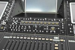 DiGiCo SD5 Digital Mixing Console w/ Waves Card, ST Optical & Road Case CG01GJB