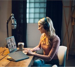 AKG Lyra Ultra-HD USB-C Mic for Recording, Streaming, Gaming, Podcasting – NEW