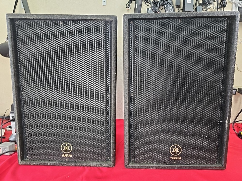 Yamaha C112VA 12″ 2-Way Passive Speakers, 350W -1 Pair