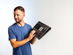 ZOOM PodTrak P8 Workstation for Podcast Recorder W/Box