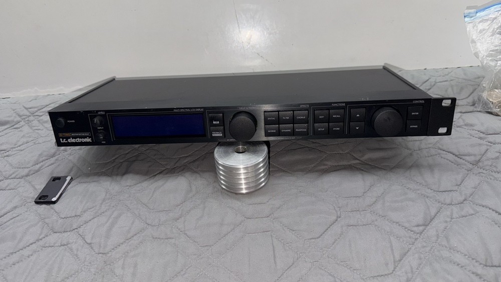 TC Electronic D-Two Multitap Rhythm Delay Rack Processor Tested Working READ DES
