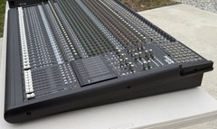 Mackie 32-8 8-Bus Audio Mixing Console w/ 220W Power Supply