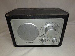 Radio Shack 12-204 Hi Fidelity Table top AM FM Radio