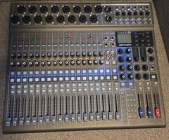 Zoom LiveTrak L-20 Digital Mixer & Multitrack Recorder With Carrying Case