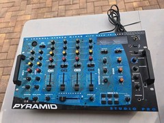 PYRAMID PMR9600 STUDIO PRO 4 CHANNEL STEREO MIXER WITH DRUM FX/ECHO TESTED