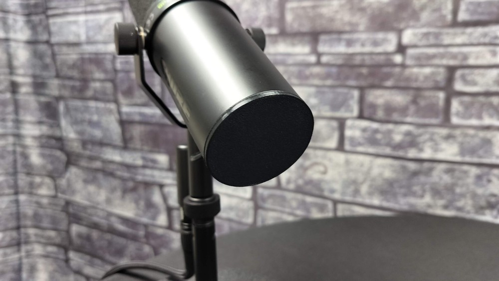 Cover Plate For Shure SM7dB Microphone with Easy Magnetic Attachment