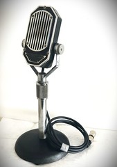 Vintage 1930’s Universal Velocity Ribbon Microphone – working, stand included