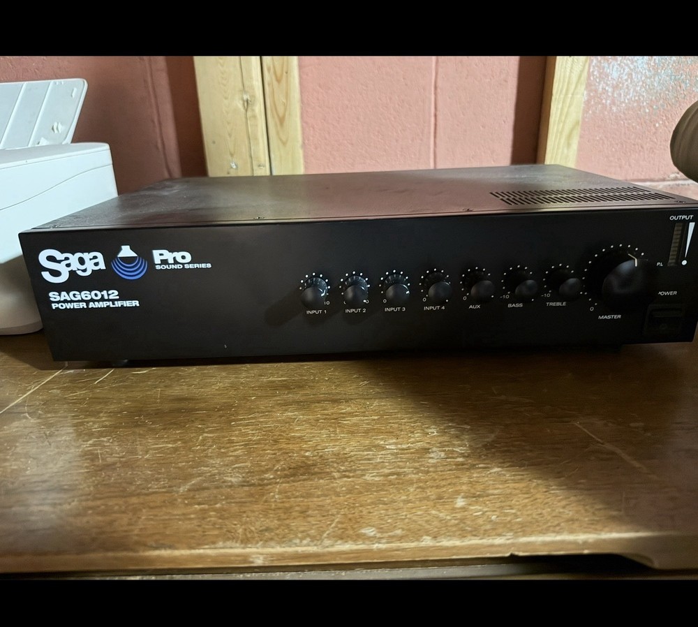 Saga SAG6012 240W 1-Channel Power Amplifier Phantom Power RCA/XLR Black