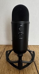 Blue Yeti Professional Multi-Microphone 888-000322 Untested
