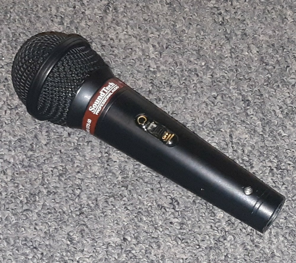 SoundTech Professional Audio STS-30 IMP 600 Unidirectional Dynamic Microphone
