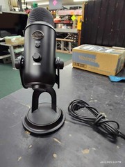 (W) Blue Yeti Blackout Edition USB Microphone 888-000322 w/Stand & Cord [TESTED]