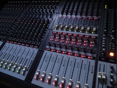 Mackie Onyx 3280 Mixing Console….Good Condition