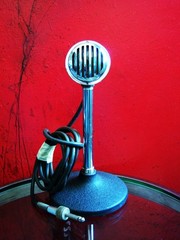 Vintage 1940’s American RC crystal microphone harp mic w cable display Astatic
