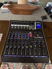 Mixer MX-60 Professional 6-Channel) for Recording DJ Stage